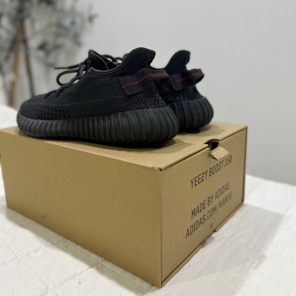 YEEZY BOOST 350 V2 - Authentic & Stylish Sneakers